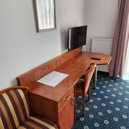 Hotel Hoyers In Pinneberg Prisdorf Eksteriør bilde