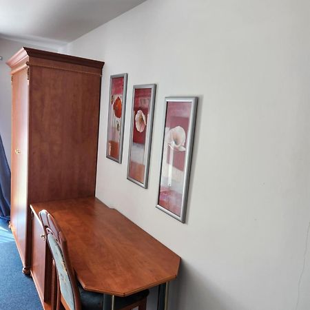 Hotel Hoyers In Pinneberg Prisdorf Eksteriør bilde
