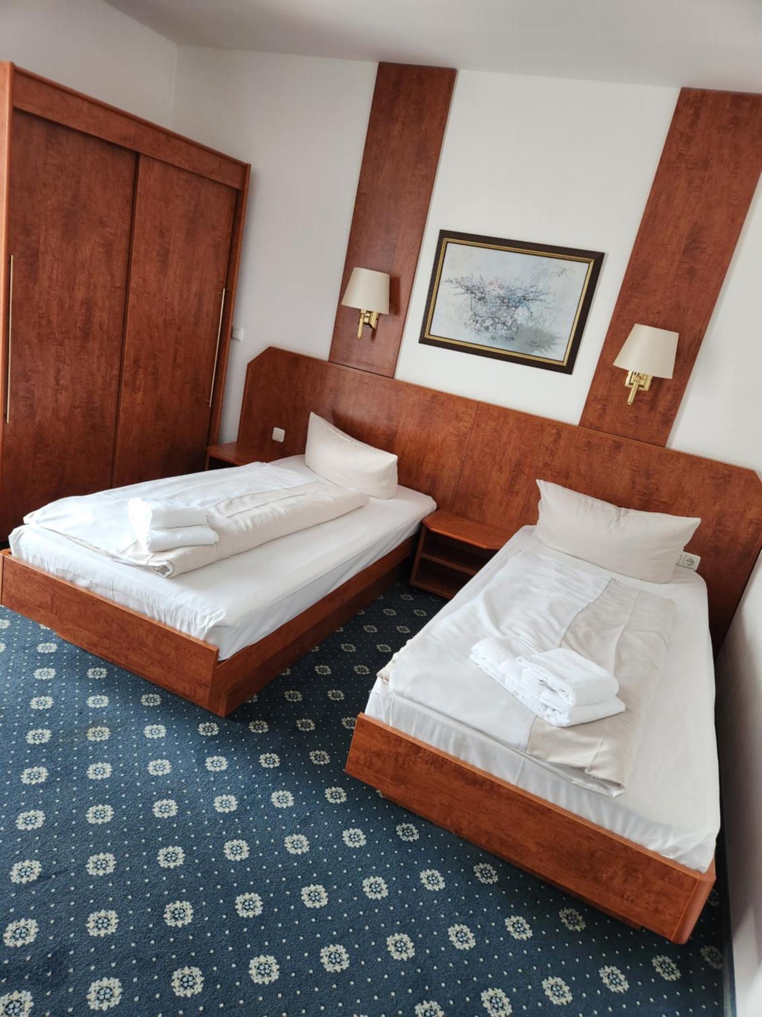 Hotel Hoyers In Pinneberg Prisdorf Eksteriør bilde
